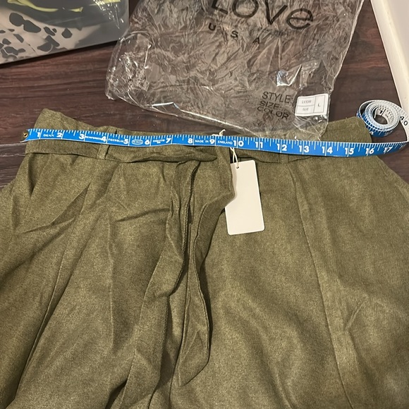 Olive Green skirt with pockets - Picture 5 of 5